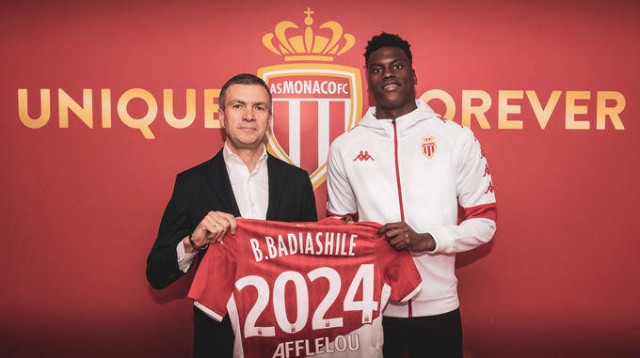 RMC: El Valencia sigue atento a Benoît Badiashile