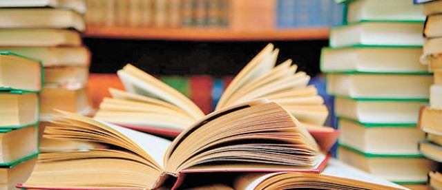 La Facultat de Magisteri invita a sus alumnos a leer poesía en abierto