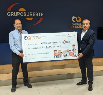 La Fundación Colucho entrega 14.000 euros a la Asociación de Familias de Niños con Cáncer