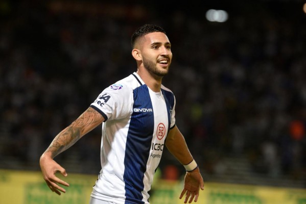 Talleres espera una oferta del Valencia por Nahuel Bustos