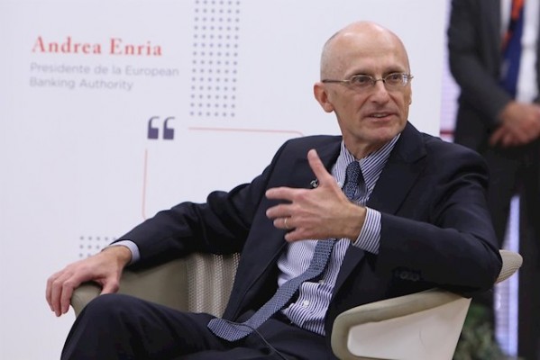 El BCE prevé que la banca retenga en capital el 77% de los dividendos previstos