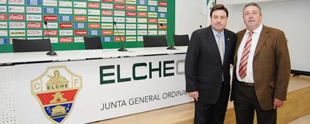 Jaime Oliver dimite por actitudes dictatoriales de algunos consejeros