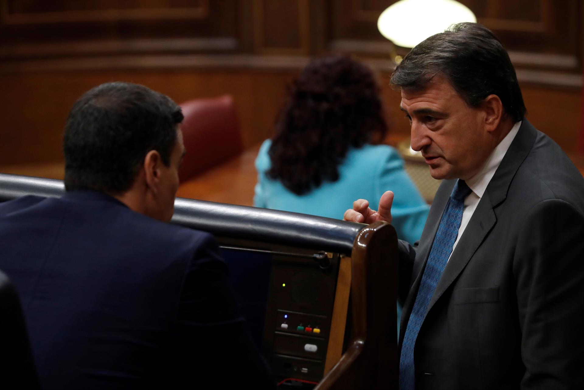 El PNV pide a Sánchez una reunión 