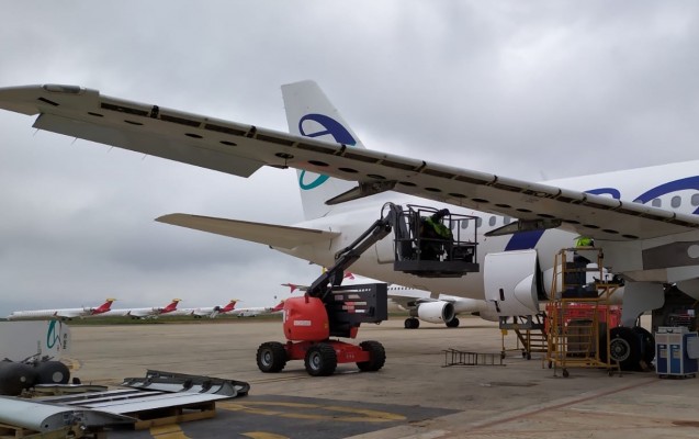 El aeropuerto de Castellón 'copia' al de Teruel: al desguace de aviones suma ahora el mantenimiento