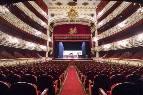 Música i poesia de Estellés al Principal, un projecte musical femení adaptat amb la dolçaina