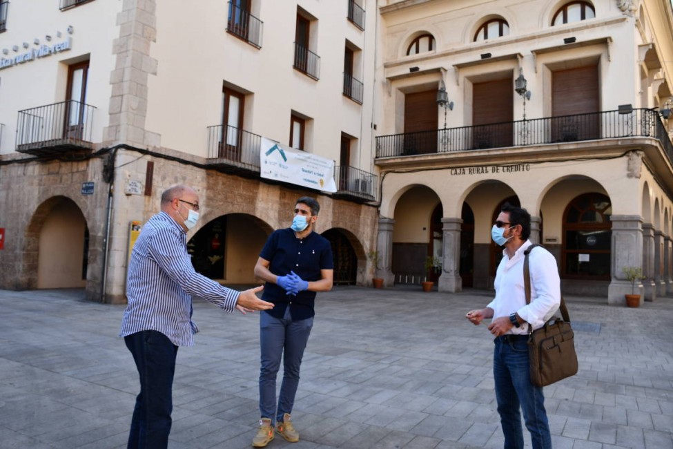 Preparativos para poner en marcha medidas de distanciamiento de las terrazas a cargo de responsables municipales. - 