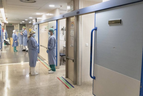El Colegio de Médicos de Alicante repartirá EPI completos para proteger a sus colegiados