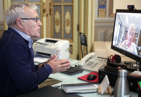 Ribó pide a la Generalitat los criterios para el cambio de fase en València