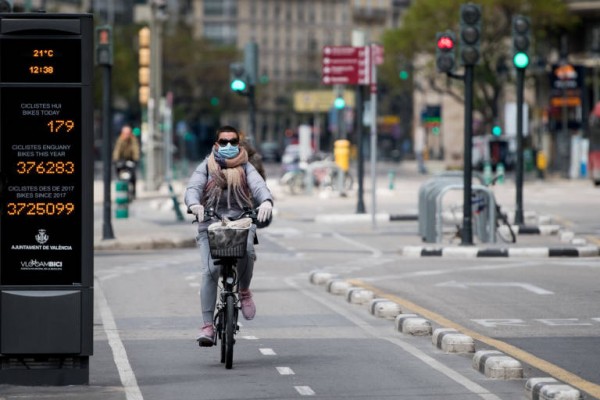  Las denuncias por incumplimiento del estado de alarma se duplican en València en fin de semana