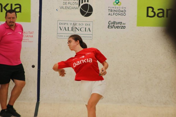 Ana Belén, Myriam, Noelia, Mar, Ana, Mar y Victoria, campeonas del individual Bankia femenino de raspall
