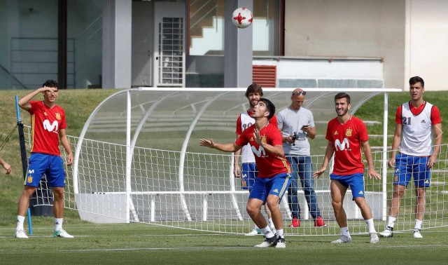 Carlos Soler, ante su oportunidad en 'La Rojita'