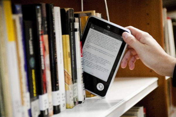 Las bibliotecas de Murcia echan una mano a los estudiantes para preparar el final de curso