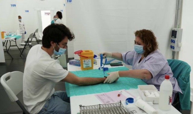 La Comunitat no sabe cómo se contagia el 98,4% de los casos de Covid-19 y solo rastrea contactos del 17,7%