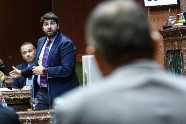 El PP ganaría las elecciones en la Comunidad... y le bastaría con Vox para gobernar