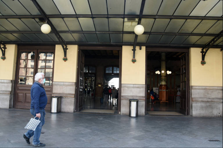 La Comunitat suma 52 nuevos casos confirmados por PCR y 10 fallecidos por coronavirus con 65 altas
