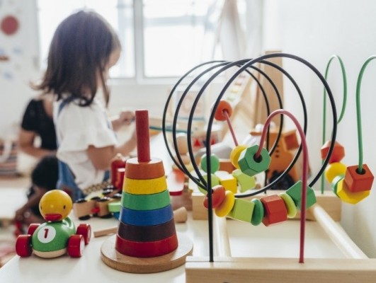 La escuela infantil promueve el desarrollo de los gestos en el primer año de vida, según un estudio
