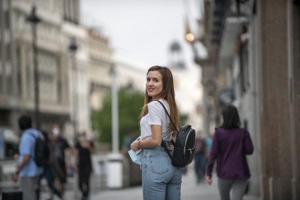 Sara, la valenciana que 'llena' el Bernabéu