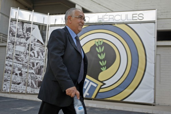 Hernández supedita su continuidad en el Hércules 