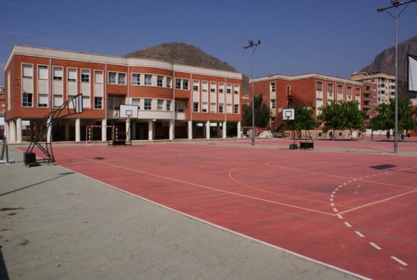 El 65% de los centros educativos públicos de Orihuela requiere actuaciones en sus instalaciones