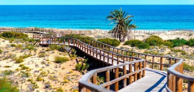 La estrategia 'inmediata' de Costa Blanca: seguridad del destino y turista de proximidad
