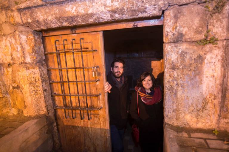 Las 'covetes' de los Santos Juanes se recuperarán como comercios de artesanía, culturales o antigüedades