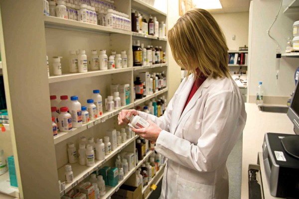 El 42% de los españoles tiene una imagen buena o muy buena de la industria farmacéutica