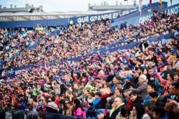 El Levante a la espera de decidir la forma de compensar a sus abonados
