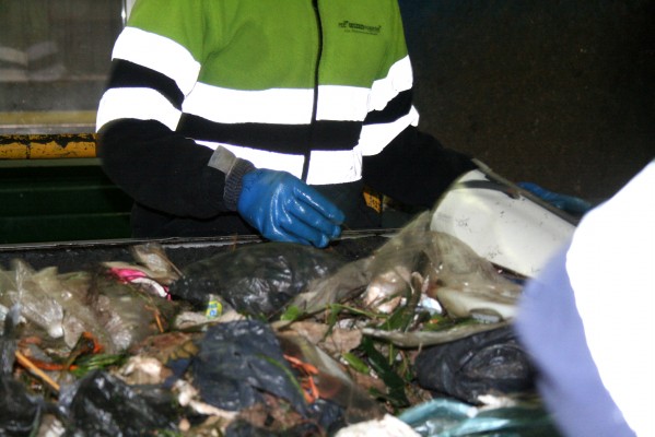 El Consell requiere a Reciplasa cambios en el triaje de la basura a raíz del coronavirus