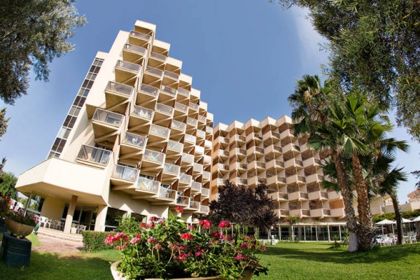 Los hoteles medicalizados de Alicante 'pasan a la reserva' para el proceso de desescalada