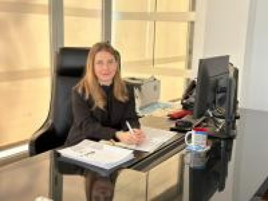 Climent recupera la red comercial de la Comunitat en el extranjero