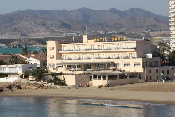 Los hoteles de costa de la Región subrayan en rojo el 23 de junio para abrir sus puertas a los turistas