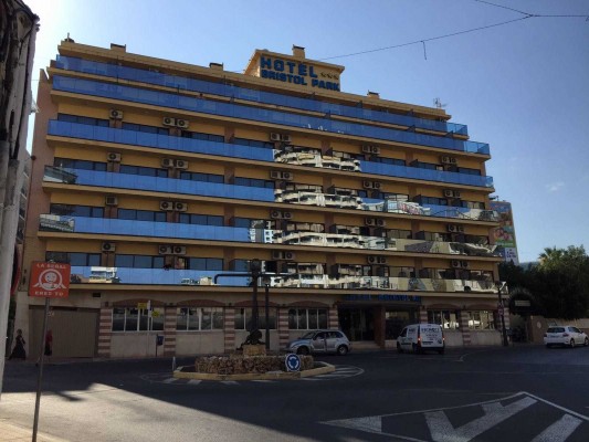 Más camas para Benidorm: el histórico hotel Bristol Park amplía su edificio