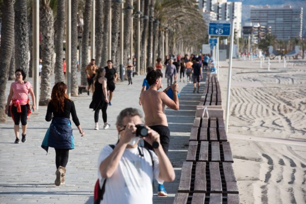 Los contratos retrasan un fin de semana el estreno del nuevo servicio de socorrismo de Alicante