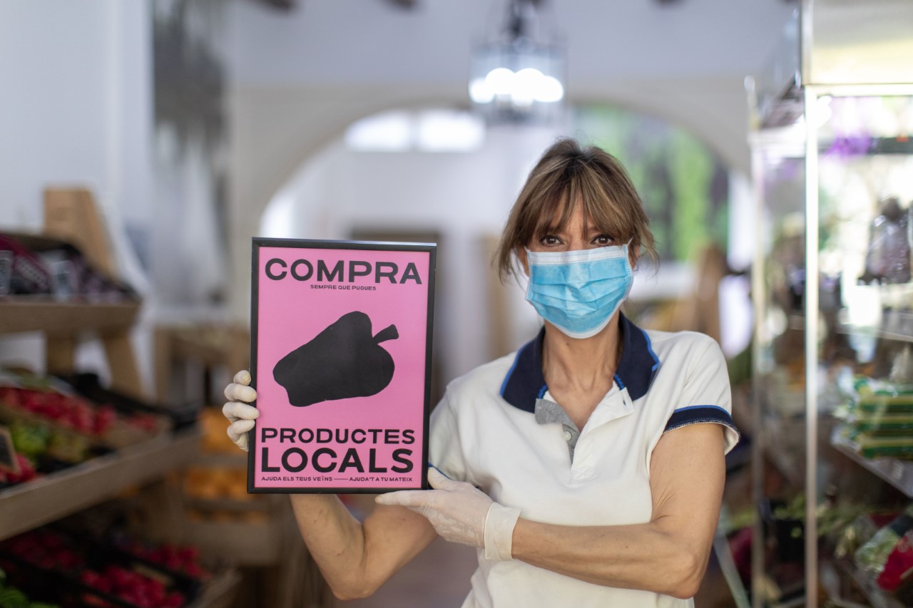 El diseñador Migue Martí crea una campaña de apoyo al comercio local 
