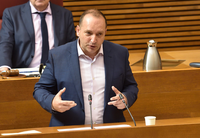 La oposición no da tregua a un Dalmau que intenta sacar pecho de su gestión ante la Covid-19