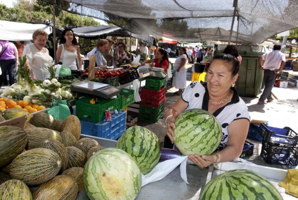 Cartagena reabre los mercadillos de alimentación este lunes y después llegará el resto de productos