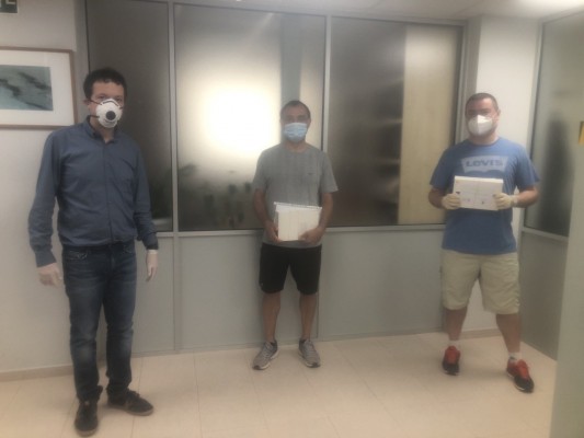 Castelló reparte 100 tabletas para que el alumnado sin recursos pueda seguir el curso de manera virtual