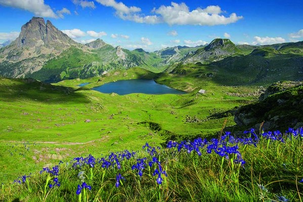 Las 5 cumbres del Pirineo francés donde tocar el cielo cuando todo pase