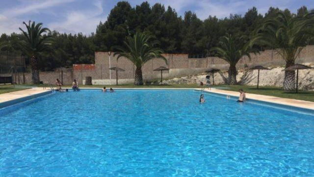 Las normas de Sanidad en las piscinas: 2 metros de distancia en el agua, prohibido saltar y chapotear...