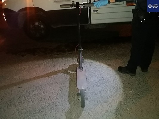 Se salta el confinamiento en patinete de madrugada y le pillan borracho tras saltarse un control en Murcia