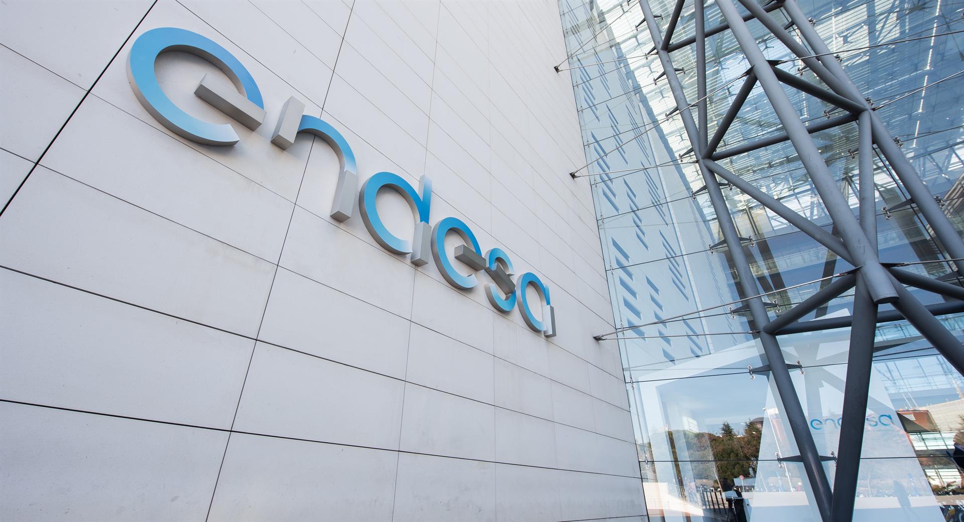 Endesa duplica sus ganancias hasta 844 millones en el primer trimestre por los extraordinarios