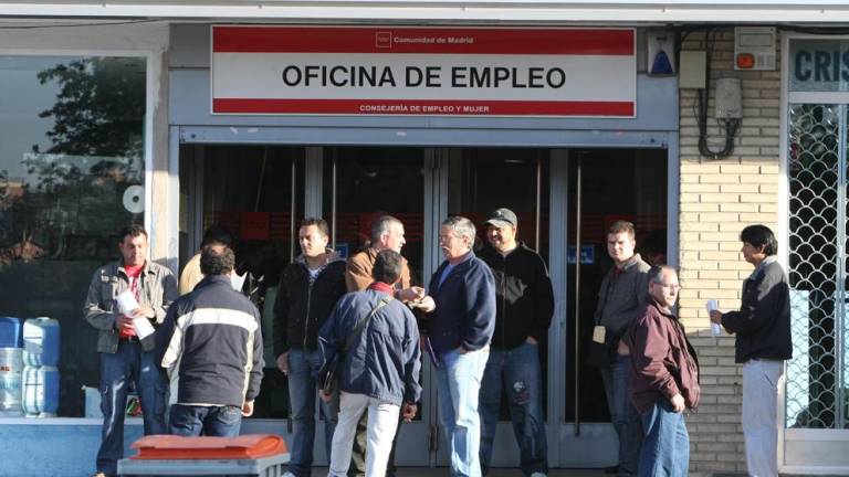 El número de parados en España se dispara en abril un 8% hasta los 282.891 desempleados