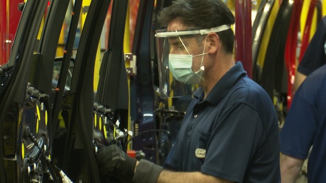 Ford Almussafes reanuda su actividad con el 30% de la producción y entre fuertes medidas de seguridad
