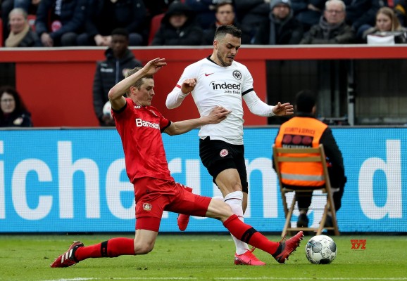 La Bundesliga informa de diez positivos en primera y segunda