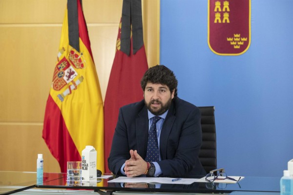El Ministerio cambiará el horario de salida de los niños para evitar las horas de más calor