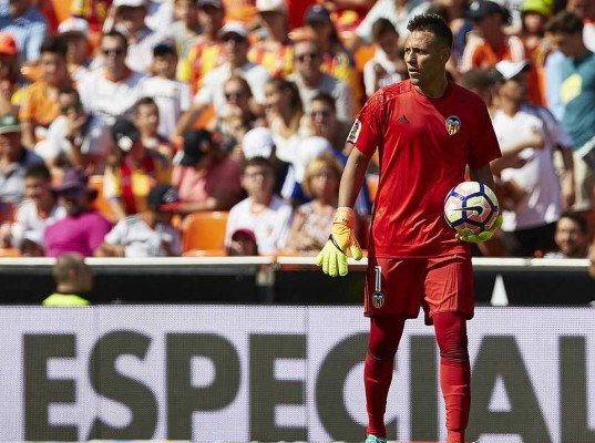 Los agentes de Alves desmienten un acuerdo con la Roma