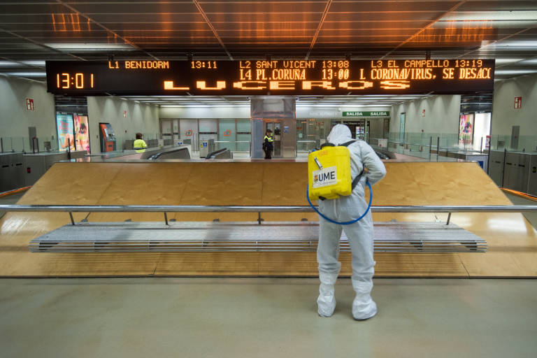 Estaciones de TRAM y Metrovalencia acogerán repartos de mascarillas y FGV instala hidrogel