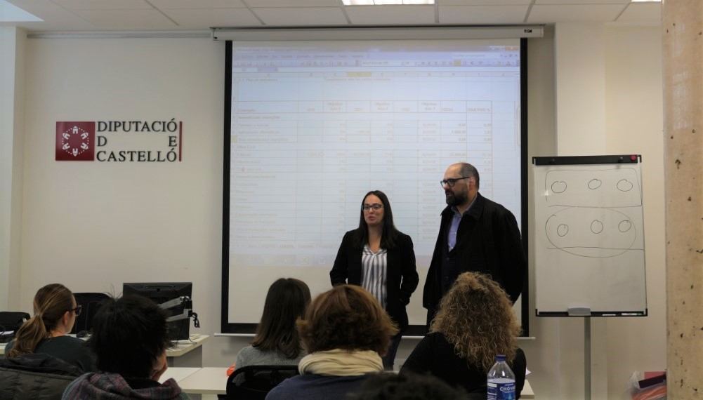 La Diputación ofrece cursos en formato telemático para empresas y emprendedores en el interior