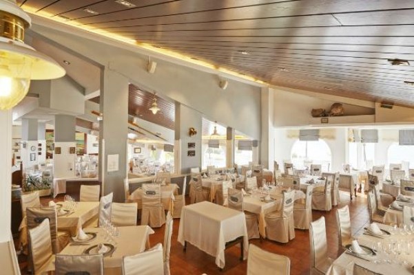 La restauración de Santa Pola se suma a la campaña contra la desescalada del Gobierno