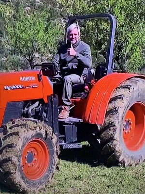 Cañizares, un confinamiento entre muflones, ciervos, un tractor y naturaleza
